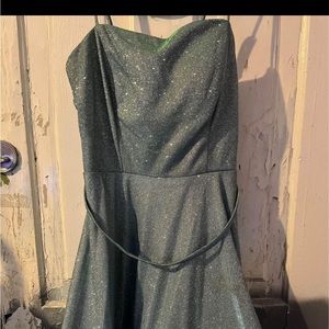 Juniors dress size 11